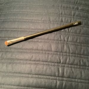 NARS #15 brush